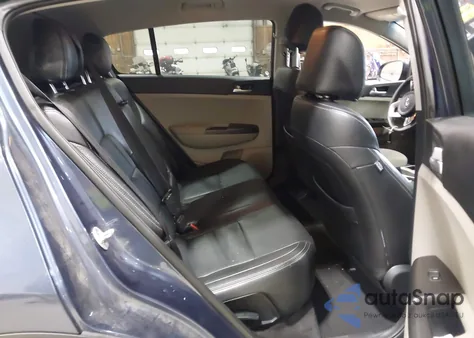 2020 Kia Sportage Lx z USA, uszkodzony, nr VIN KNDPMCAC8L7820853